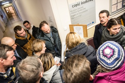 Kolejki obcokrajowców przed urzędem wojewódzkim [ZDJĘCIA] - 11
