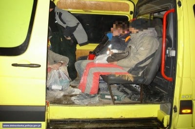  21 pasażerów w samochodzie z zarejestrowanymi 3 miejscami - 1