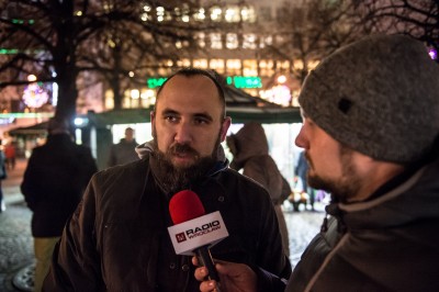 Kilkaset osób na manifestacji KOD w centrum Wrocławia (ZDJĘCIA) - 9