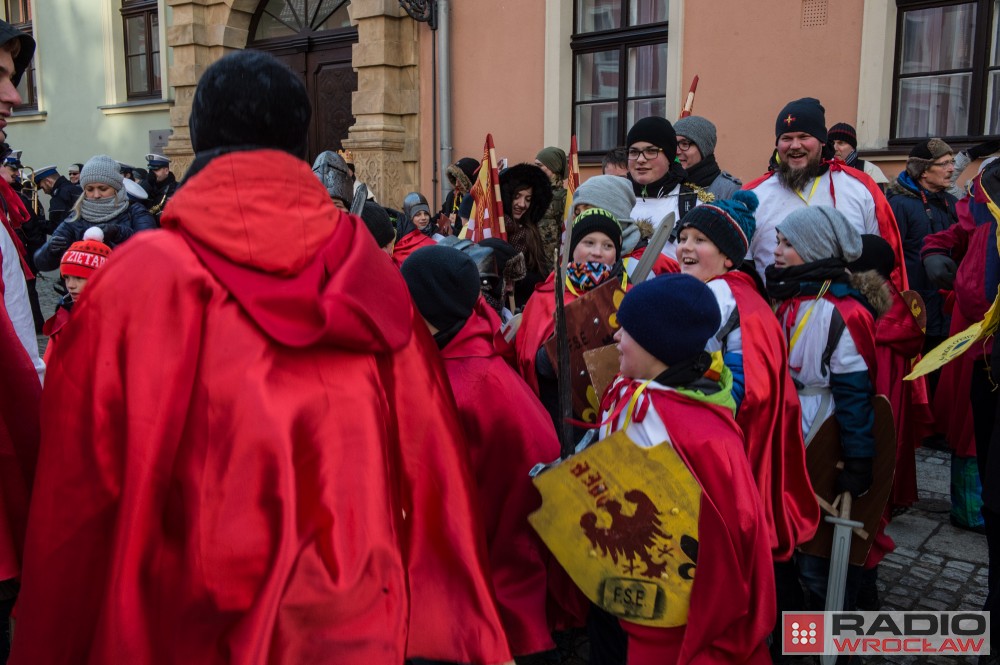 Barwny Orszak Trzech Kr&oacute;li we Wrocławiu (ZDJĘCIA i WIDEO)