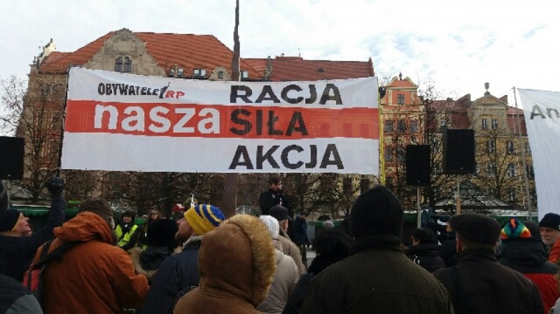 "Nasza racja, nasza siła, nasza akcja" - trwa demonstracja na placu Solnym - FOT: Ela Osowicz