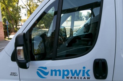 Wrocław: Awaria sieci wodociągowej na ulicy Nowodworskiej