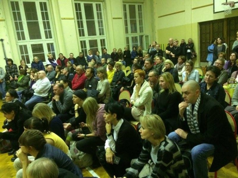 Wrocław: Pomogły protesty, nie będzie przeprowadzki "plastyka" - spotkanie z urzędników z rodzicami; fot. Martyna Czerwińska