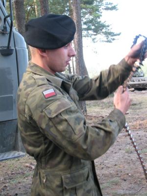 Czołgiści przeczesują lasy w poszukiwaniu grzybiarzy (Fotoreportaż) - 11