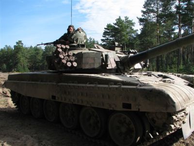 Czołgiści przeczesują lasy w poszukiwaniu grzybiarzy (Fotoreportaż) - 14