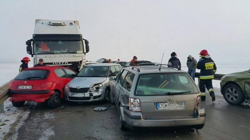Karambol na łączniku autostradowym: "I nagle z tej mgły wyłania się człowiek, który zaczyna machać rękami..." (POSŁUCHAJ) - fot. Paweł Broda