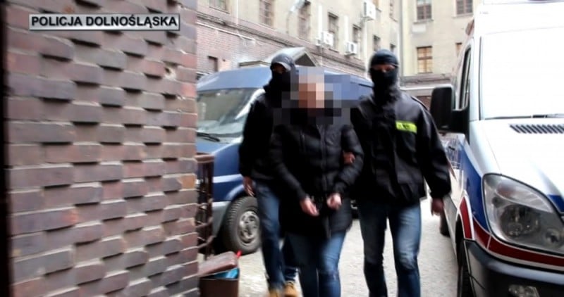 Sześciu zatrzymanych, mieli oszukiwać kredytobiorców - fot. dolnoslaskapolicja.gov.pl