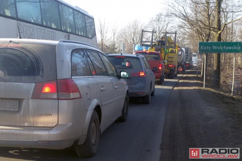 Wypadki i utrudnienia na autostradzie A4. Zatory na okolicznych drogach [FILMY] - fot. Radosław Bugajski
