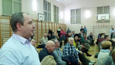 Kiełczów: Tysiące aut i... ani skrawka pobocza. Starosta: "To da się zrobić" - 1