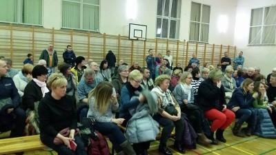 Kiełczów: Tysiące aut i... ani skrawka pobocza. Starosta: "To da się zrobić" - 2