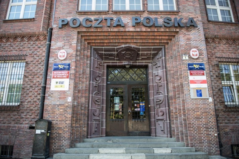 4 osoby zatrzymane ws. kradzieży znaczków z Muzeum Poczty Polskiej we Wrocławiu -