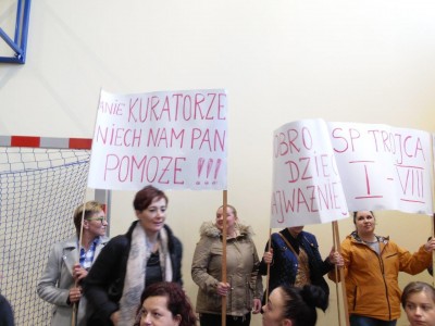 "Panie kuratorze, niech nam Pan pomoże". Rodzice walczą o małe szkoły - 0