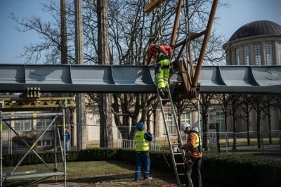 Wrocławska iglica już stoi! [Zdjęcia] - 12