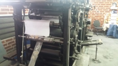 Zamiast na złom, trafi do muzeum. Zobaczcie niemal stuletnią maszynę drukarską [FOTO] - 0