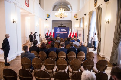 Najzdolniejsi uczniowie z Dolnego Śląska nagrodzeni stypendiami ministerstwa edukacji - 6