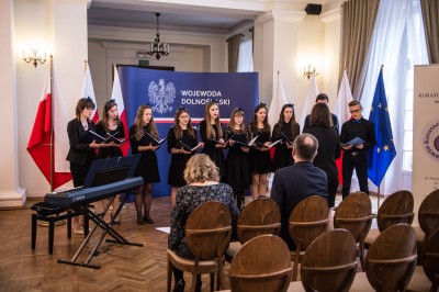 Najzdolniejsi uczniowie z Dolnego Śląska nagrodzeni stypendiami ministerstwa edukacji - 7