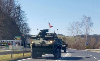 Korki na DK8. Przejazd amerykańskiej armii [FOTO]