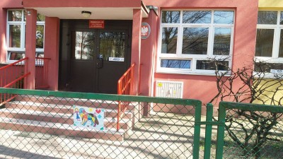 "Zakaz robienia kup": Dzieci proszą właścicieli by sprzątali po swoich pupilach [GALERIA] - 1