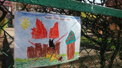 "Zakaz robienia kup": Dzieci proszą właścicieli by sprzątali po swoich pupilach [GALERIA] - 2