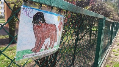 "Zakaz robienia kup": Dzieci proszą właścicieli by sprzątali po swoich pupilach [GALERIA] - 4