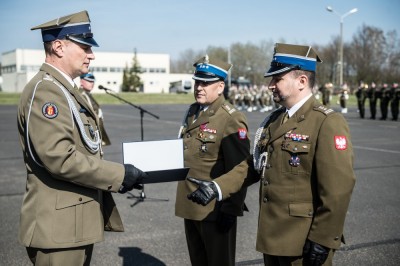 Wrocław: Uroczystość przekazania obowiązk&oacute;w dow&oacute;dcy pułku (FOTO)