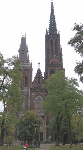 Wrocław: nie chcą kościoła za płotem (Posłuchaj) - Kościół św. Michała Archanioła jest niemal tuż obok. Czy nie wystarczy? (Fot. Wikipedia / Juno)