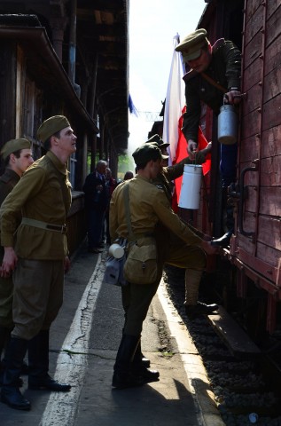 Pociągiem na Ziemie Odzyskane. Odtworzą podróż repatriantów na Dolny Śląsk [FILM] - 6