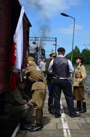 Pociągiem na Ziemie Odzyskane. Odtworzą podróż repatriantów na Dolny Śląsk [FILM] - 13
