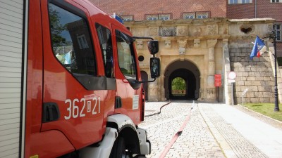 Legnica: Kłęby dymu na wieży Zamku Piastowskiego [ZDJĘCIA] - 8