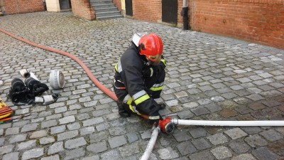 Legnica: Kłęby dymu na wieży Zamku Piastowskiego [ZDJĘCIA] - 12