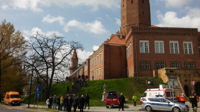 Legnica: Kłęby dymu na wieży Zamku Piastowskiego [ZDJĘCIA] - 3