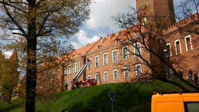 Legnica: Kłęby dymu na wieży Zamku Piastowskiego [ZDJĘCIA] - 5