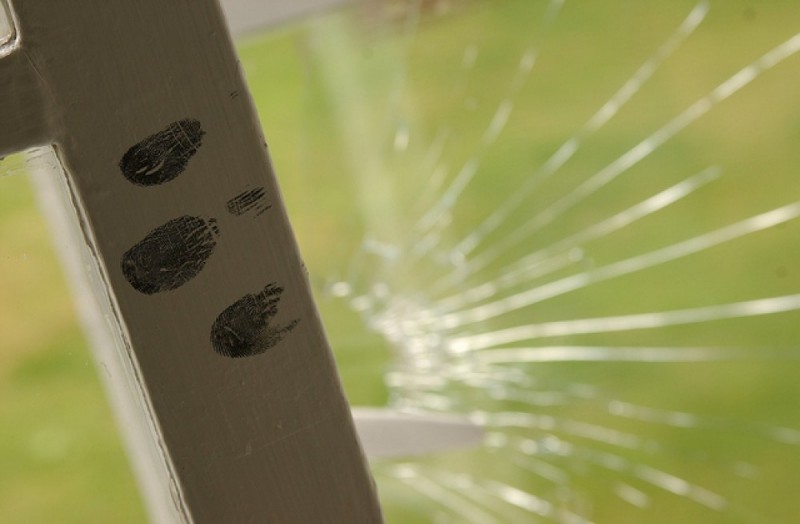 "Dwóch mężczyzn włamało się do domku jednorodzinnego. Sprawcy są w środku" - zdjęcie ilustracyjne: West Midlands Police/flickr.com (Creative Commons)