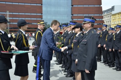 Szef MSWiA odznaczył zasłużonych strażaków [ZDJĘCIA] - 3