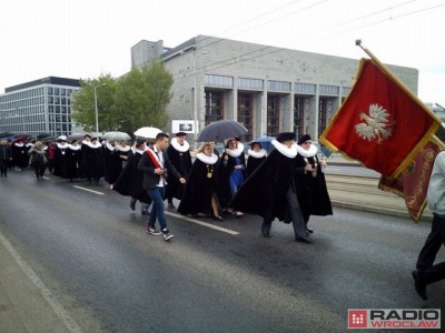 Barwny poch&oacute;d rzemieślnik&oacute;w przeszedł ulicami Wrocławia [ZDJĘCIA]