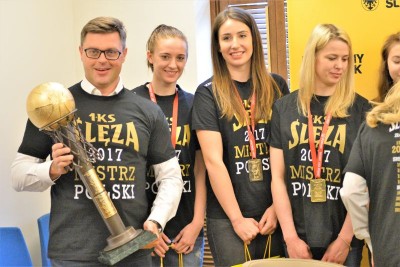 Ślęza Wrocław u marszałka. Koszykarki dostały nagrodę sportową - 10