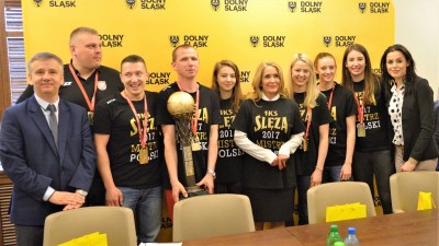 Ślęza Wrocław u marszałka. Koszykarki dostały nagrodę sportową - 15
