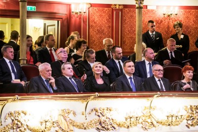 Prezydent Andrzej Duda i minister kultury Piotr Gliński na obchodach 200-lecia Ossolineum