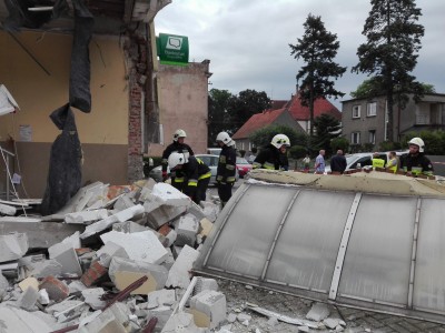 Wysadzili w powietrze bankomat tuż obok komendy policji [ZDJĘCIA] - 5