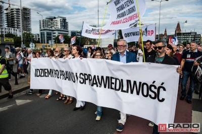 Około 200 os&oacute;b wzięło udział w marszu milczenia we Wrocławiu