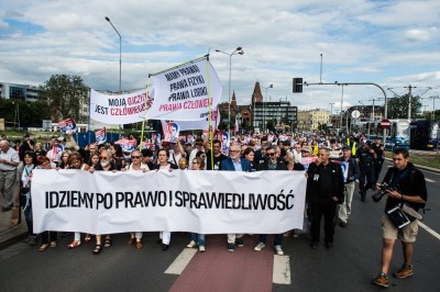 Około 200 osób wzięło udział w marszu milczenia we Wrocławiu - 0