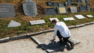 Uczeń przeprosił za głupi żart w obozie Gross-Rosen - 2