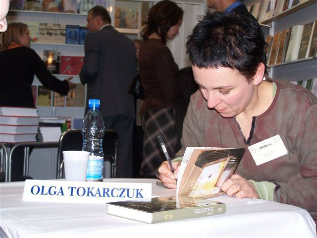 Olga Tokarczuk z nagrodą "Odry" (Posłuchaj) - zdjęcie ze strony: tokarczuk.wydawnictwoliterackie.pl