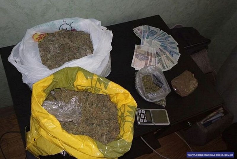 Jeleniogórscy policjanci przejęli narkotyki warte 70 tys. złotych - fot. dolnoslaska.policja.gov.pl