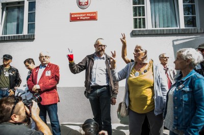 Władysław Frasyniuk przesłuchany na komisariacie - 1
