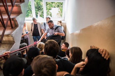 Solidarni z oszukaną 80-latką. Grupa wrocławian blokowała eksmisję komorniczą