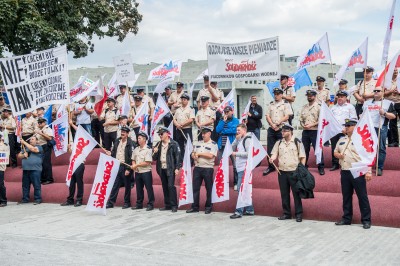 "Nie lejcie wody, dajcie pieniądze" - pikieta we Wrocławiu - 1