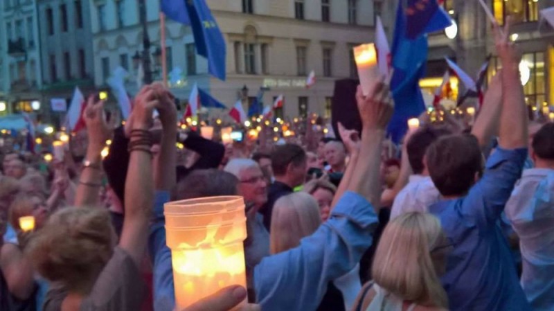 Wrocław: Tłumy na manifestacji w obronie sądów - Fot: wroclawdlademokracji.pl