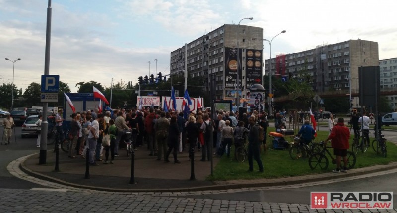 "Władza minie, wstyd zostanie": Protest przed siedzibą PiS we Wrocławiu - 
