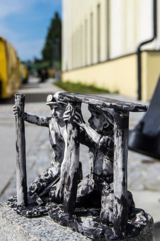 Nowa atrakcja turystyczna Wałbrzycha. To... górnicy z porcelany - 5
